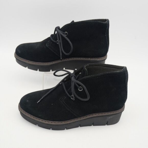 NEW Clarks Airabell Women's 5.5 Lace Up Ankle Chukka Boots Booties Black Suede - Picture 2 of 9